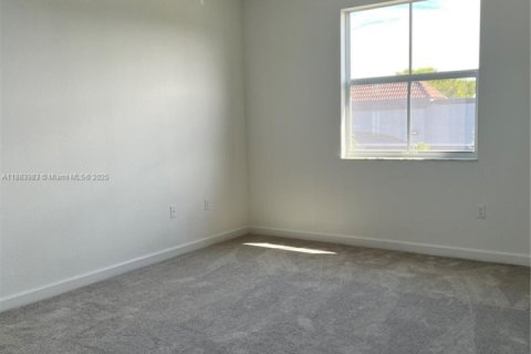 Touwnhouse à louer à Coral Springs, Floride: 4 chambres, 172.15 m2 № 1943826 - photo 12