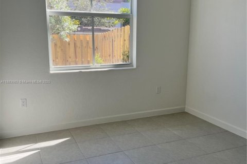 Touwnhouse à louer à Coral Springs, Floride: 4 chambres, 172.15 m2 № 1943826 - photo 9