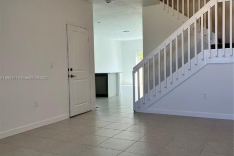 Touwnhouse à louer à Coral Springs, Floride: 4 chambres, 172.15 m2 № 1943826 - photo 2