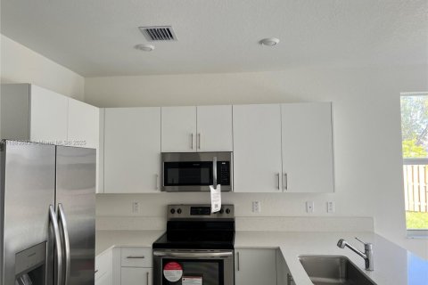 Touwnhouse à louer à Coral Springs, Floride: 4 chambres, 172.15 m2 № 1943826 - photo 5