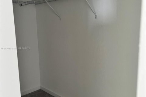 Touwnhouse à louer à Coral Springs, Floride: 4 chambres, 172.15 m2 № 1943826 - photo 15