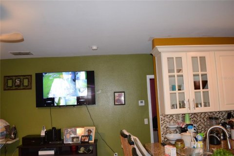 House in Kissimmee, Florida 4 bedrooms, 162.02 sq.m. № 2137861 - photo 9