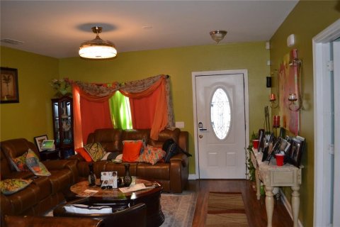 House in Kissimmee, Florida 4 bedrooms, 162.02 sq.m. № 2137861 - photo 2