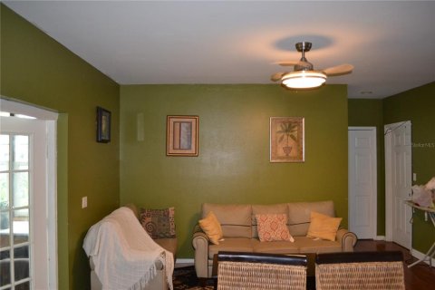 House in Kissimmee, Florida 4 bedrooms, 162.02 sq.m. № 2137861 - photo 4