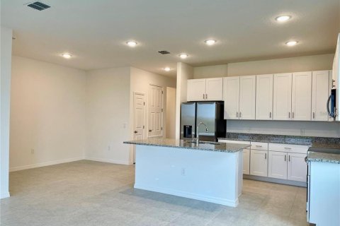 House in Haines City, Florida 4 bedrooms, 164.9 sq.m. № 1737270 - photo 11