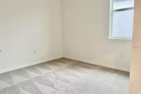 House in Haines City, Florida 4 bedrooms, 164.9 sq.m. № 1737270 - photo 3