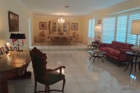 Casa en venta en North Miami Beach, Florida, 4 dormitorios, 224.73 m2 № 2061391 - foto 23