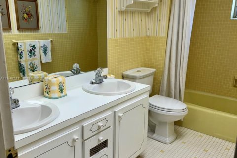 Casa en venta en North Miami Beach, Florida, 4 dormitorios, 224.73 m2 № 2061391 - foto 11