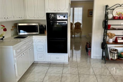 Casa en venta en North Miami Beach, Florida, 4 dormitorios, 224.73 m2 № 2061391 - foto 8