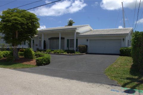 Casa en venta en North Miami Beach, Florida, 4 dormitorios, 224.73 m2 № 2061391 - foto 3