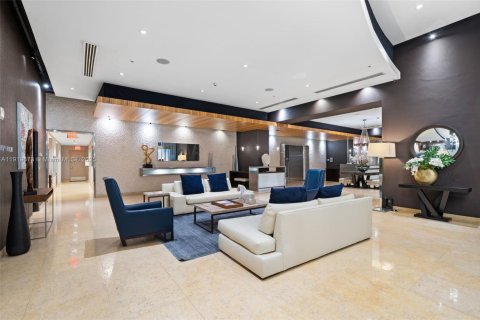 Condo in Miami, Florida, 2 bedrooms  № 1974773 - photo 19