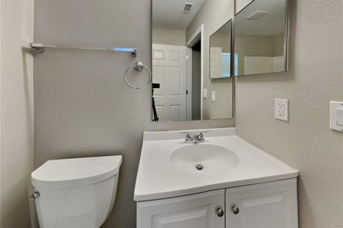 House in Winter Haven, Florida 4 bedrooms, 120.77 sq.m. № 2116448 - photo 6