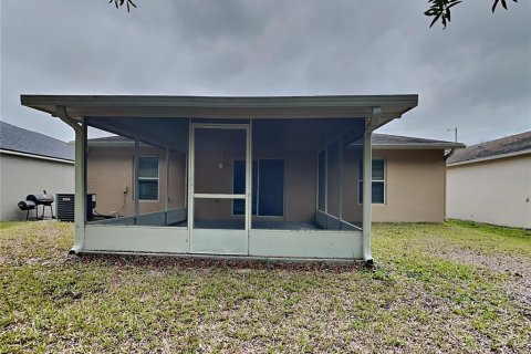 House in Winter Haven, Florida 4 bedrooms, 120.77 sq.m. № 2116448 - photo 15