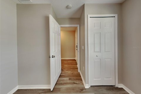 House in Winter Haven, Florida 4 bedrooms, 120.77 sq.m. № 2116448 - photo 8