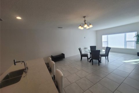 Touwnhouse à vendre à Kissimmee, Floride: 4 chambres, 174.28 m2 № 1848158 - photo 8