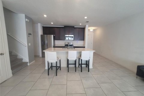 Touwnhouse à vendre à Kissimmee, Floride: 4 chambres, 174.28 m2 № 1848158 - photo 10