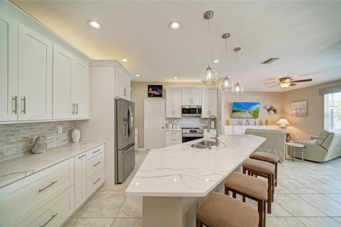 Villa ou maison à vendre à Sarasota, Floride: 3 chambres, 221.11 m2 № 2266841 - photo 18