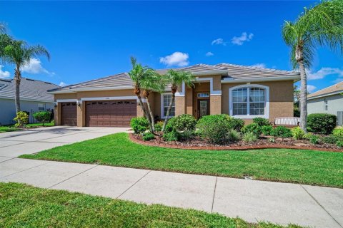 Villa ou maison à vendre à Sarasota, Floride: 3 chambres, 221.11 m2 № 2266841 - photo 2