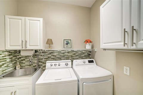 Villa ou maison à vendre à Sarasota, Floride: 3 chambres, 221.11 m2 № 2266841 - photo 17
