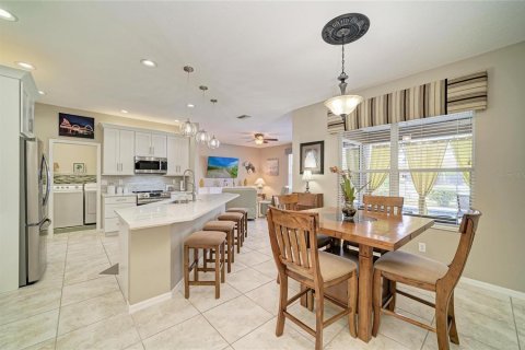 Villa ou maison à vendre à Sarasota, Floride: 3 chambres, 221.11 m2 № 2266841 - photo 15