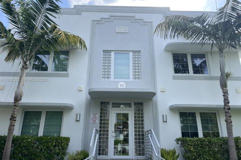 Снять в аренду квартиру в Майами-Бич, Флорида 1 спальня, 41.16м2, № 1990807 - фото 6