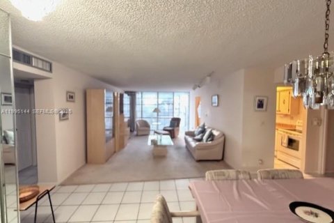 Condominio en venta en Sunny Isles Beach, Florida, 2 dormitorios, 138.24 m2 № 2058936 - foto 2