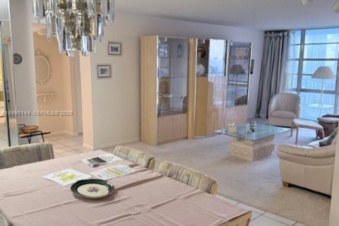 Condominio en venta en Sunny Isles Beach, Florida, 2 dormitorios, 138.24 m2 № 2058936 - foto 7