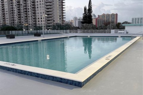 Condominio en venta en Sunny Isles Beach, Florida, 2 dormitorios, 138.24 m2 № 2058936 - foto 26