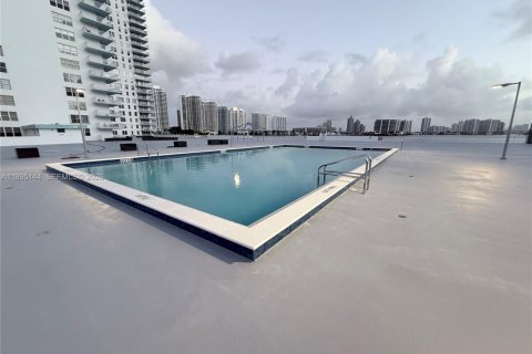 Condominio en venta en Sunny Isles Beach, Florida, 2 dormitorios, 138.24 m2 № 2058936 - foto 28