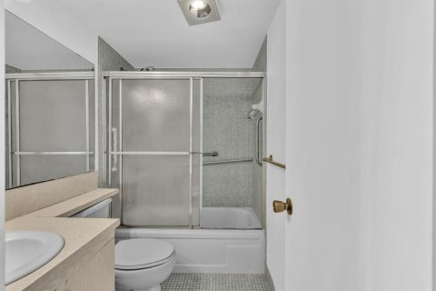 Copropriété à louer à Boca Raton, Floride: 2 chambres, 79.99 m2 № 2390598 - photo 10