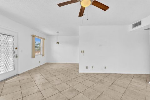 Copropriété à louer à Boca Raton, Floride: 2 chambres, 79.99 m2 № 2390598 - photo 26