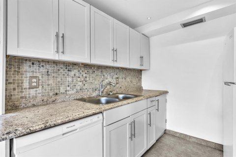 Copropriété à louer à Boca Raton, Floride: 2 chambres, 79.99 m2 № 2390598 - photo 3