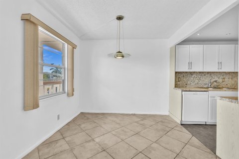 Copropriété à louer à Boca Raton, Floride: 2 chambres, 79.99 m2 № 2390598 - photo 27