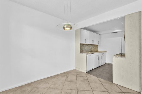 Copropriété à louer à Boca Raton, Floride: 2 chambres, 79.99 m2 № 2390598 - photo 28