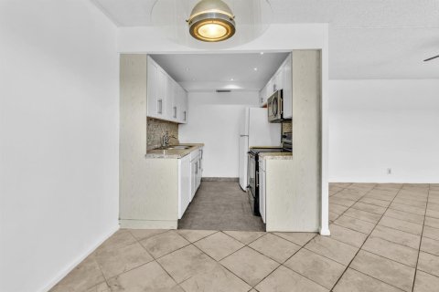 Copropriété à louer à Boca Raton, Floride: 2 chambres, 79.99 m2 № 2390598 - photo 29