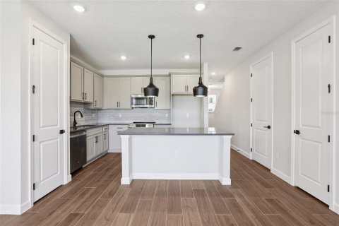 Townhouse in Tampa, Florida 3 bedrooms, 150.41 sq.m. № 1798692 - photo 11