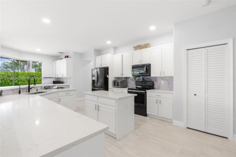 Villa ou maison à vendre à Boynton Beach, Floride: 5 chambres, 307.51 m2 № 2068174 - photo 11