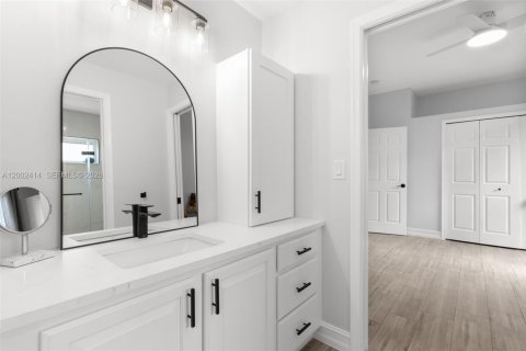 Villa ou maison à vendre à Boynton Beach, Floride: 5 chambres, 307.51 m2 № 2068174 - photo 28