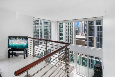 Condo in Miami, Florida, 2 bedrooms  № 2009801 - photo 8