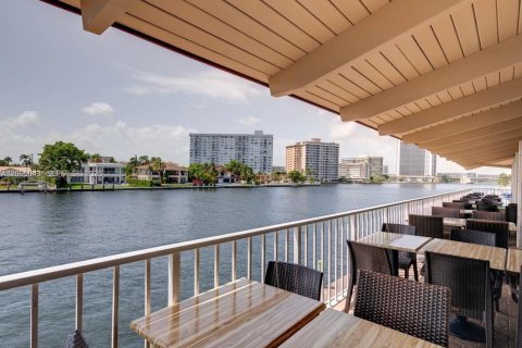 Condo in Hallandale Beach, Florida  № 2401272 - photo 28