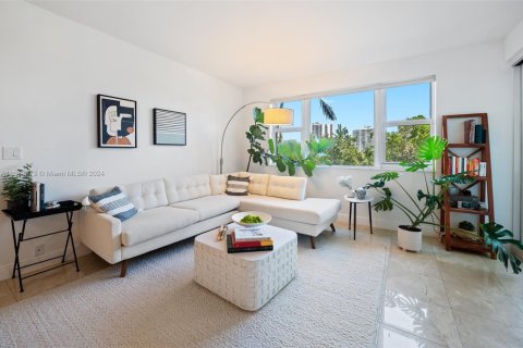 Condominio en venta en Aventura, Florida, 2 dormitorios, 116.78 m2 № 1415381 - foto 1