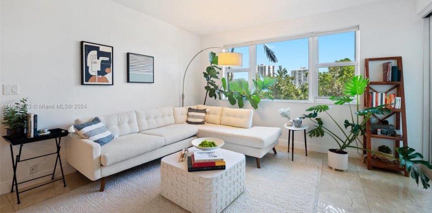 Condominio en Aventura, Florida, 2 dormitorios  № 1415381