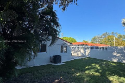 Снять в аренду виллу или дом в Майами, Флорида 4 спальни, 212.75м2, № 1988373 - фото 28