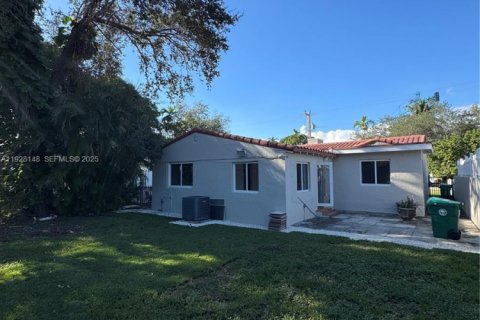 Снять в аренду виллу или дом в Майами, Флорида 4 спальни, 212.75м2, № 1988373 - фото 27