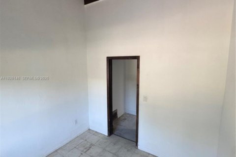 Снять в аренду виллу или дом в Майами, Флорида 4 спальни, 212.75м2, № 1988373 - фото 20