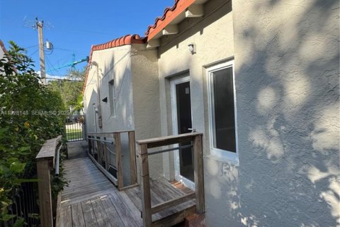 Снять в аренду виллу или дом в Майами, Флорида 4 спальни, 212.75м2, № 1988373 - фото 26