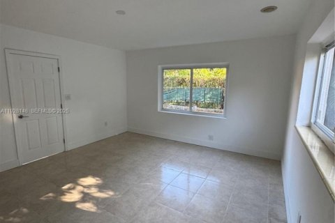 Снять в аренду виллу или дом в Майами, Флорида 4 спальни, 212.75м2, № 1988373 - фото 15