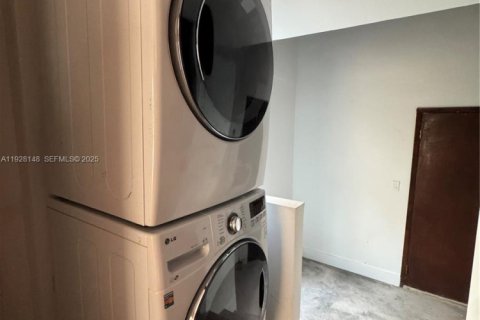 Снять в аренду виллу или дом в Майами, Флорида 4 спальни, 212.75м2, № 1988373 - фото 22