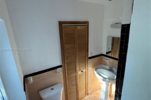 Снять в аренду виллу или дом в Майами, Флорида 4 спальни, 212.75м2, № 1988373 - фото 23