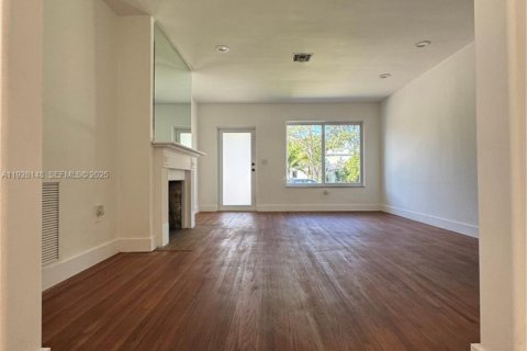 Снять в аренду виллу или дом в Майами, Флорида 4 спальни, 212.75м2, № 1988373 - фото 3